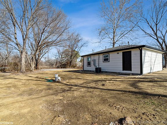 2nd image of 15375 W Highway 66