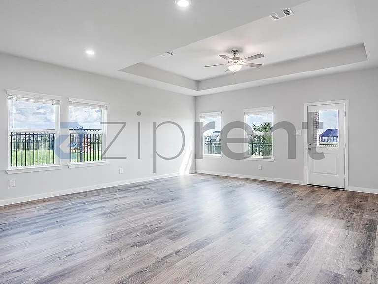 27327 Blue Pool Dr #27327 — Photo 15