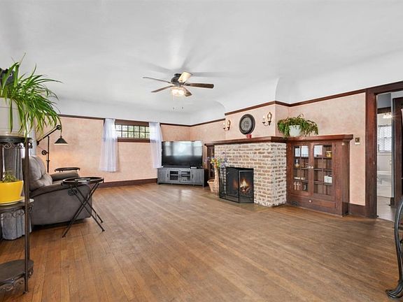 4th image of 11105 Park Ave S