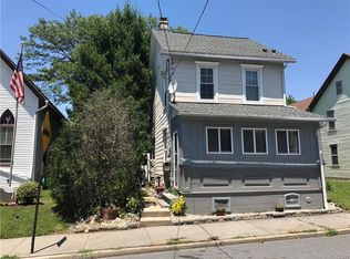 612 Race St, Catasauqua, PA 18032