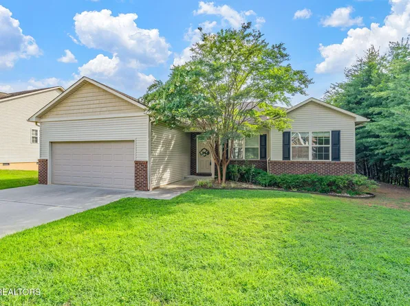 290 Garnet Hill Dr, Lenoir City, TN 37772
