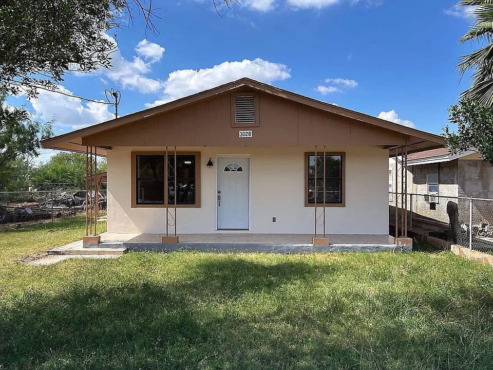 3028 Rafael St — exterior photo