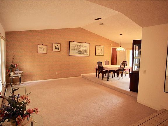 4th image of 1730 Shady Leaf Dr