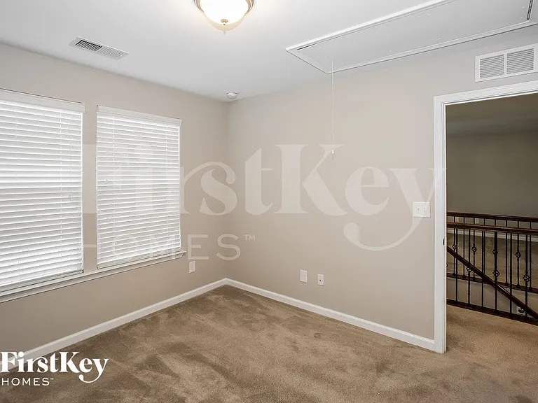 3232 Oulten St — Photo 13