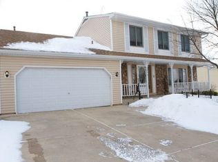 949 Summerfield Dr, Roselle, IL 60172