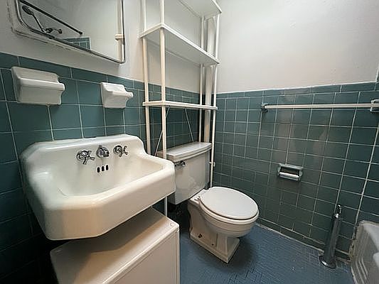 3rd image of 208 E 32nd St APT 4A