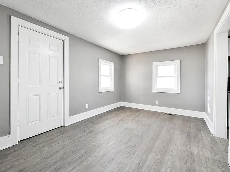 7056 Wirt St — Photo 3