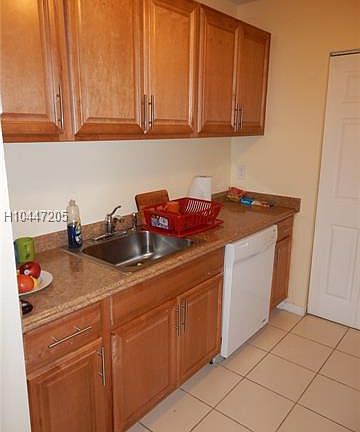 3rd image of 500 NE 2nd St APT 225