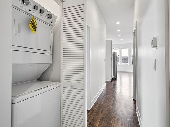 3rd image of 2316 W Augusta Blvd #3R