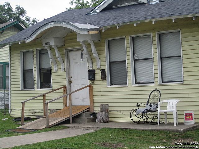 1st image of 2321 E Houston St