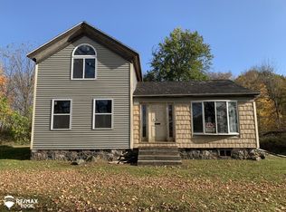 8135 Van Cleve Rd, Vassar, MI 48768