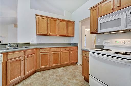 5th image of 16665 Creek Ln