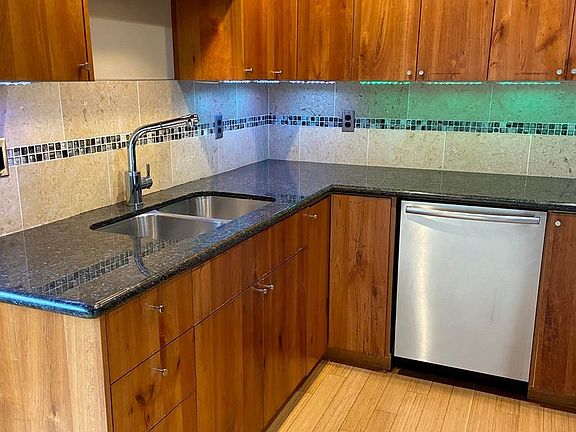 5th image of 1122-1140 SE 29th Ave #9