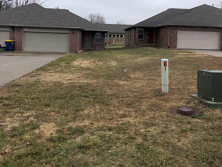 135 Bailey Cir — Photo 3