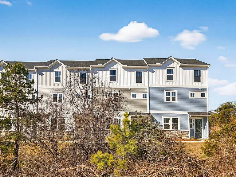 Bellhaven Townhomes — Photo 7