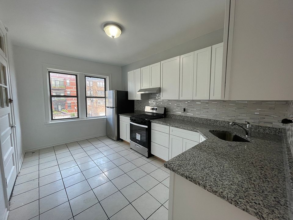 1st image of 6431-33 N California Ave #2S