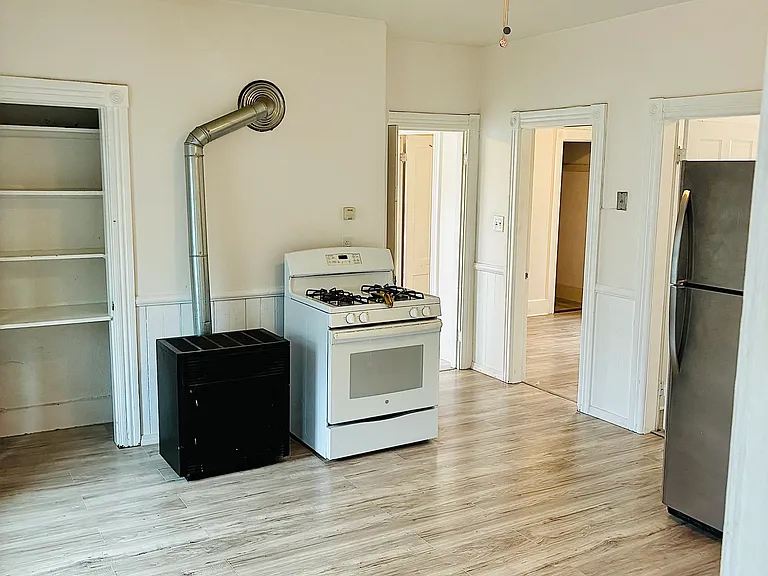 211 Vernon St #3 — Photo 5