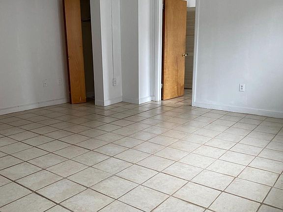 3rd image of 1321-23 Spruce St APT 4F