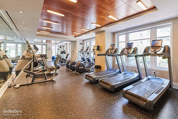 Sold by Sotheby's International Realty | media 29