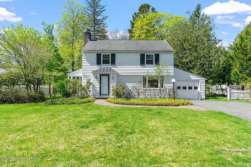 5th image of 6 Mayfair Drive