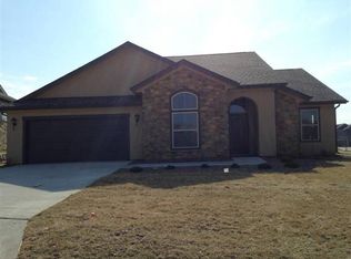 844 April Rain Rd, Lawrence, KS 66049