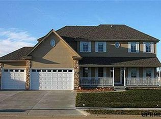13810 Glengary Cir, Bellevue, NE 68123