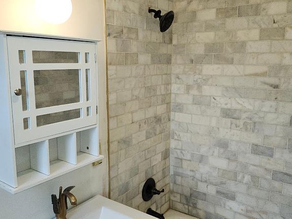 4th image of 2621 Bryant Ave S APT 1