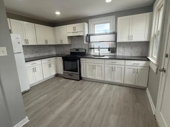 25 W 15th St #2, Linden, NJ 07036