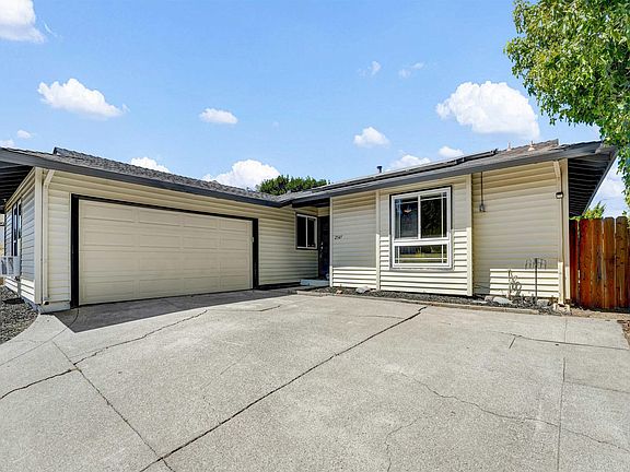 2nd image of 2547 Silvercrest Ct