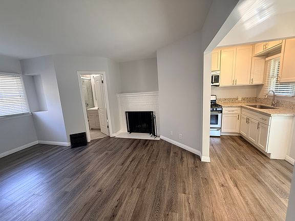 2nd image of 1813 W Victory Blvd