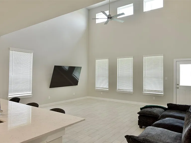 3207 Tilley Dr — Photo 16
