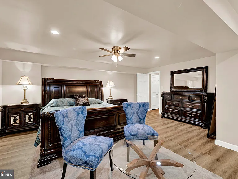 533 Rubens Cir — Photo 61
