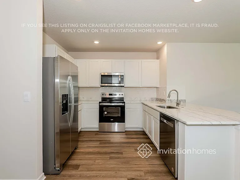 7924 Majestic Palms Ct — Photo 11