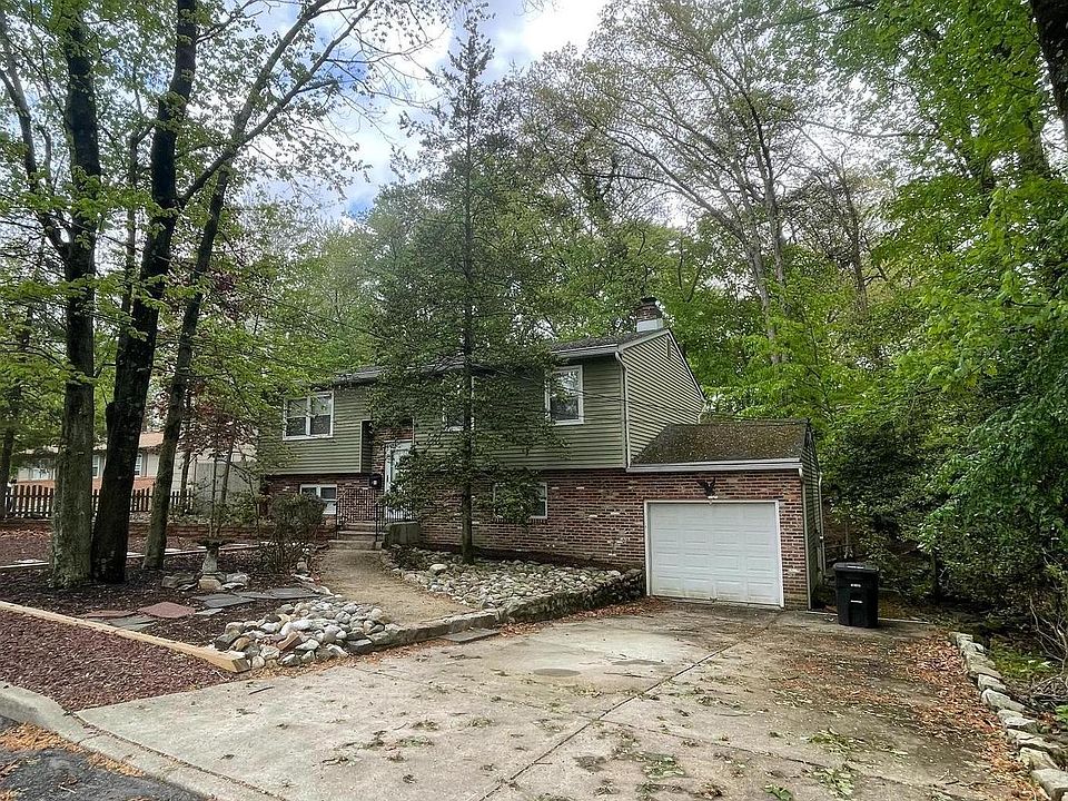 2nd image of 227 Chestnut Ave