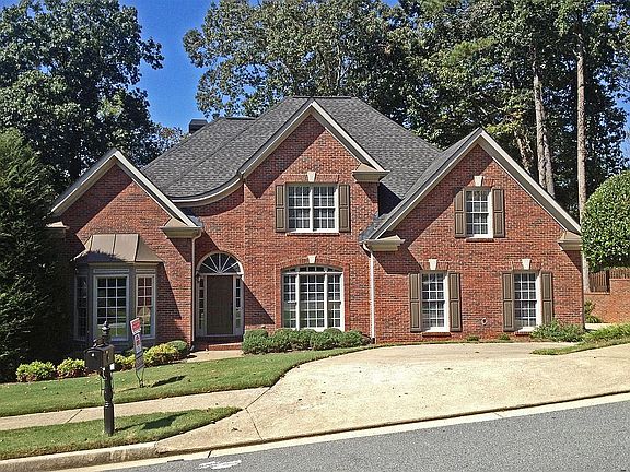 3rd image of 1037 Avery Creek Dr