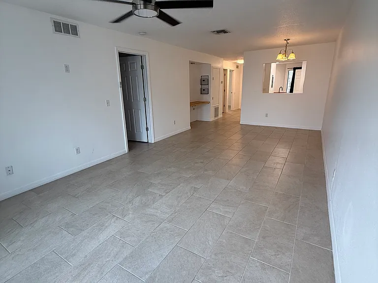 2254 Grenwich Ave #2254 — Photo 9