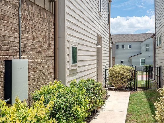 3rd image of 7407 Grand Linden Way