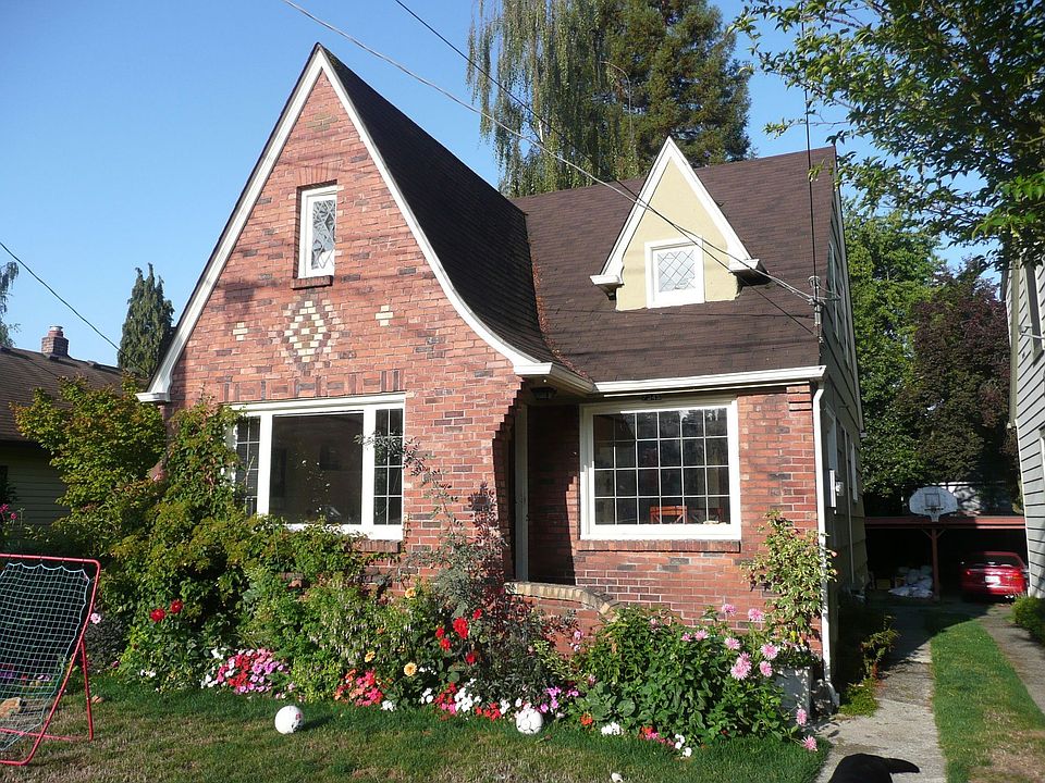 2nd image of 7345 17th Ave NE