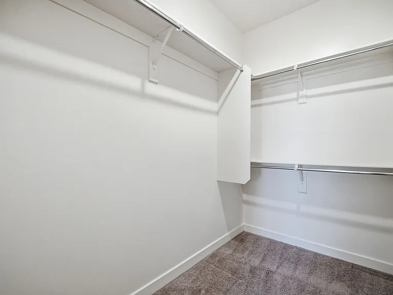 394 W Parkway Dr — Photo 17