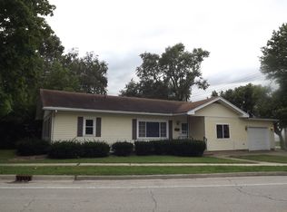 809 E Locust St, Watseka, IL 60970