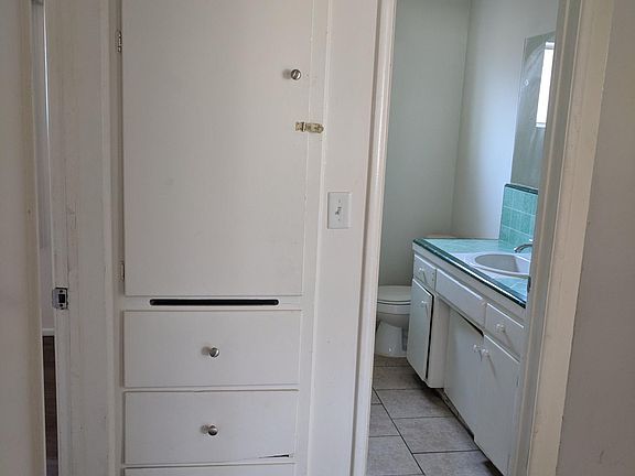 4th image of 3312 W 112th St