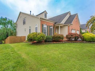 7015 Lucknow St, Gainesville, VA 20155