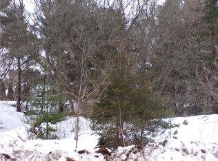 1667 Red Pine Dr, Eau Claire, WI 54701