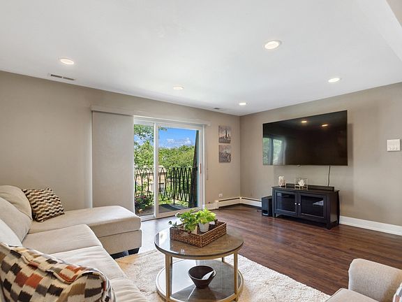3rd image of 8231 Archer Ave APT 10