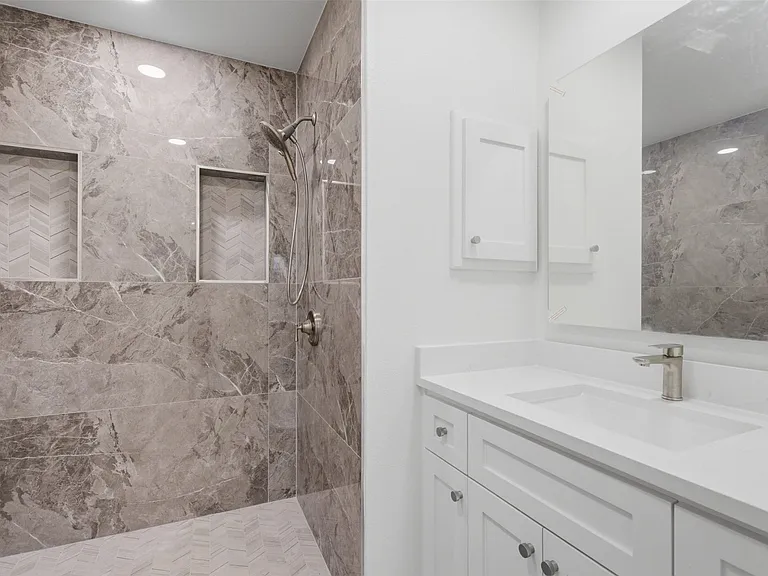 7515 Meadow Oaks Dr — Photo 18