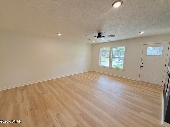 3rd image of 206 W Park St