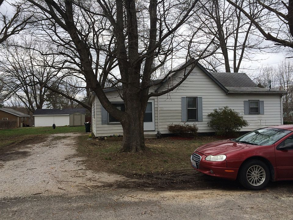 1st image of 130 Cedar Ln