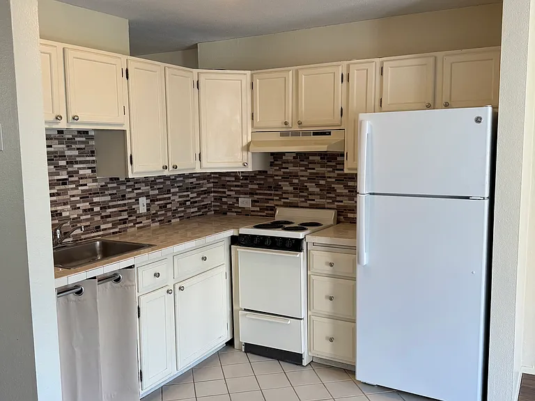 511 E Roy St #314 — Photo 10