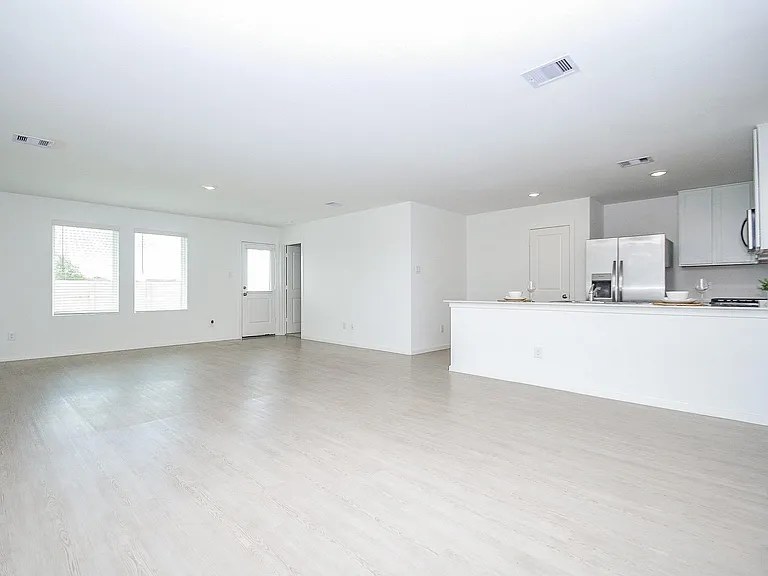 2815 Fountain Woods Dr — Photo 14