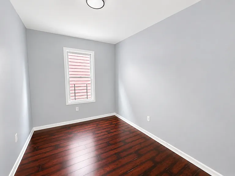 413 Jelliff Ave #2L — Photo 10
